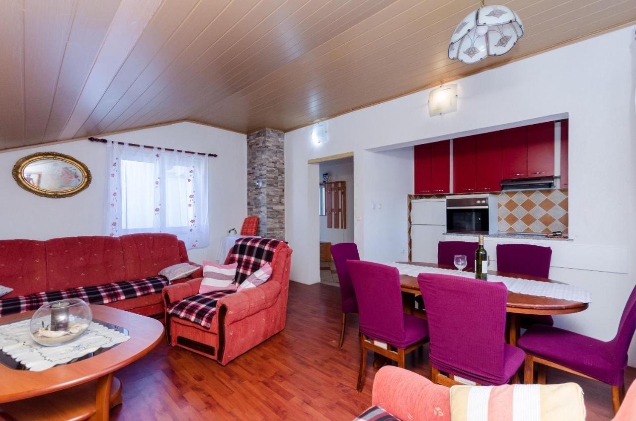 Apartments Albina لوبار المظهر الخارجي الصورة