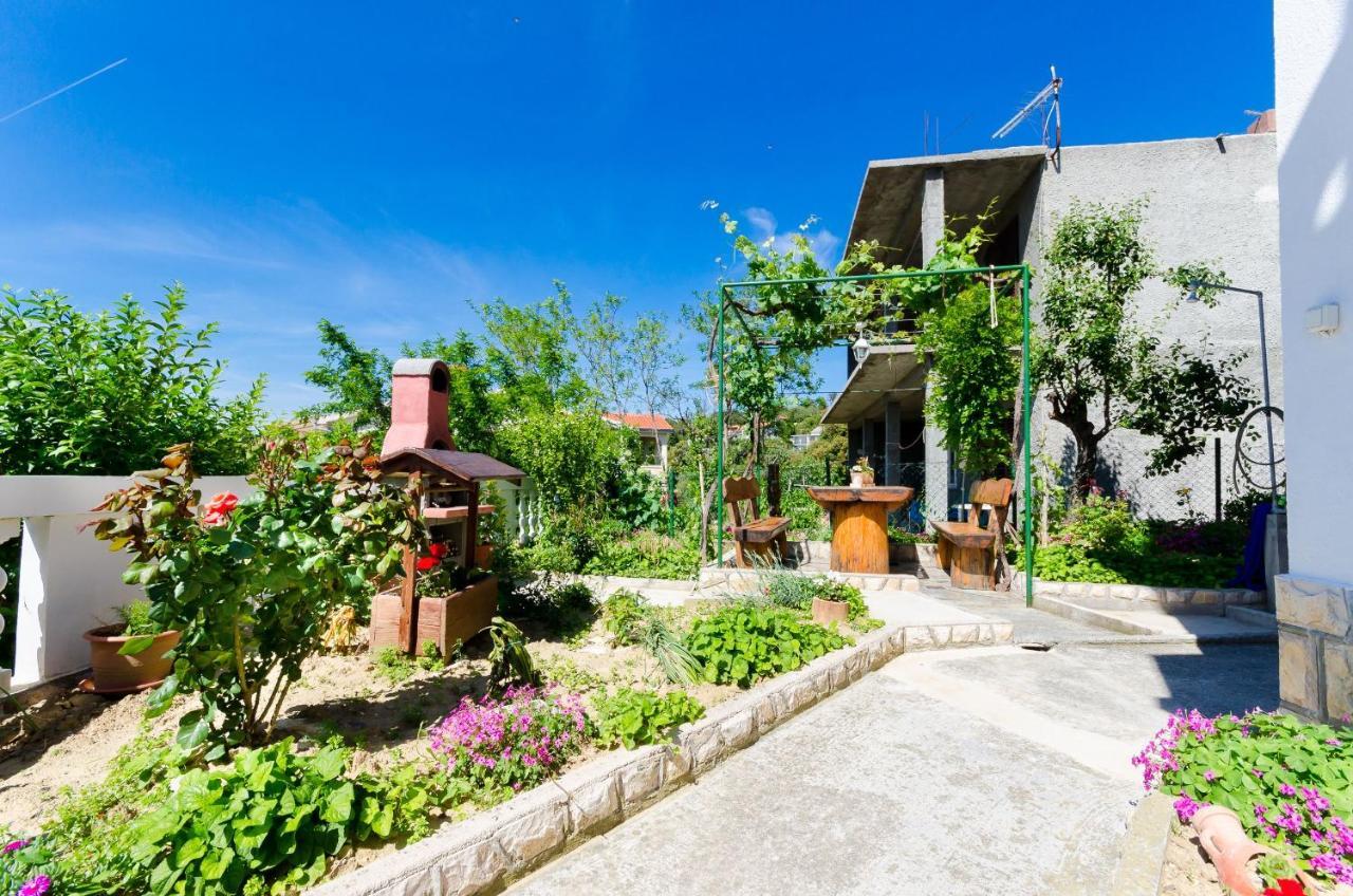 Apartments Albina لوبار المظهر الخارجي الصورة