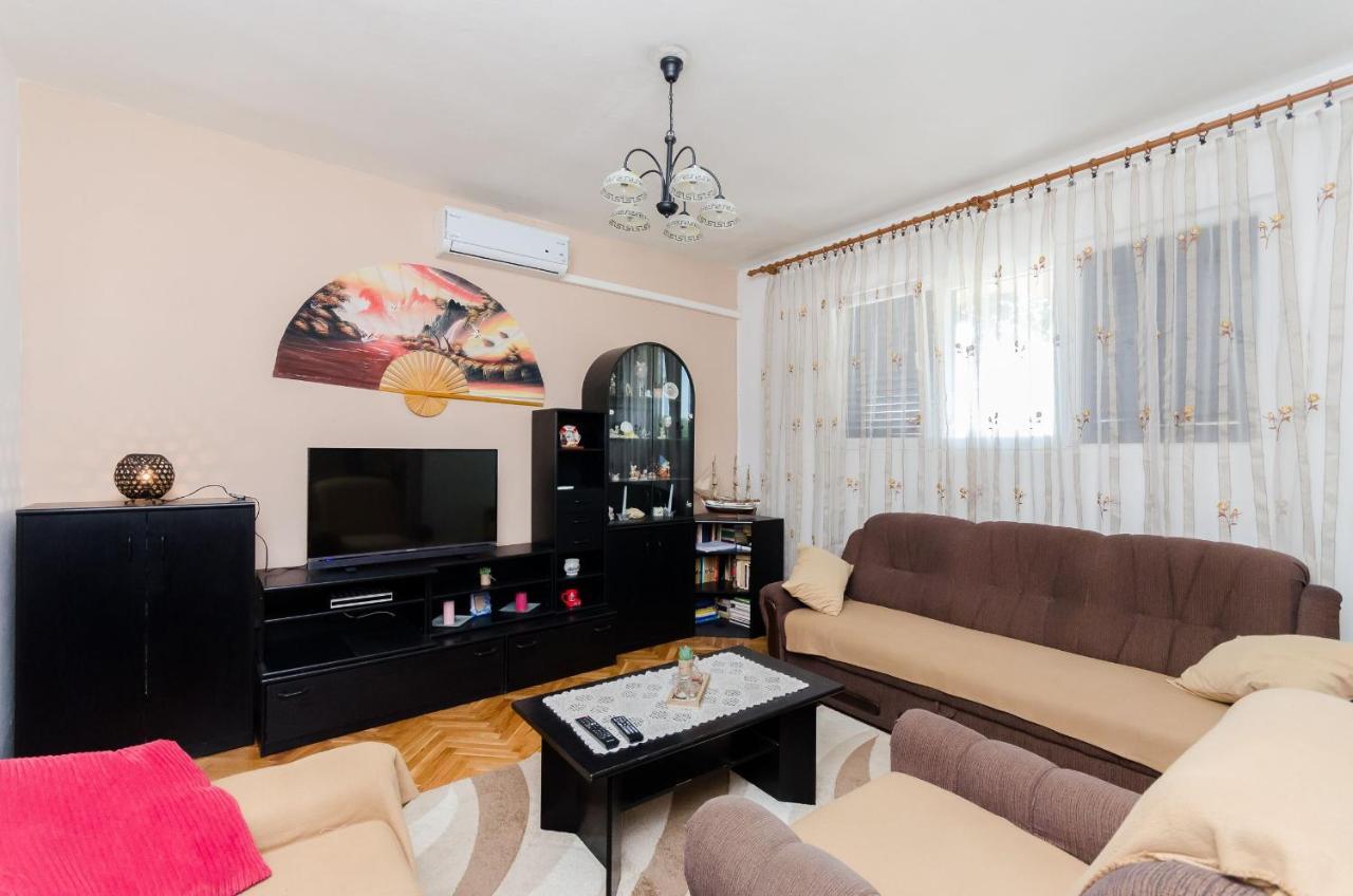 Apartments Albina لوبار المظهر الخارجي الصورة