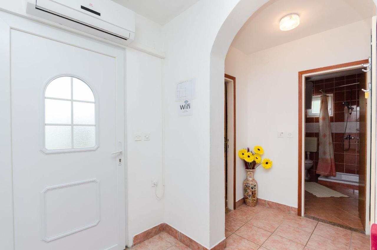 Apartments Albina لوبار المظهر الخارجي الصورة
