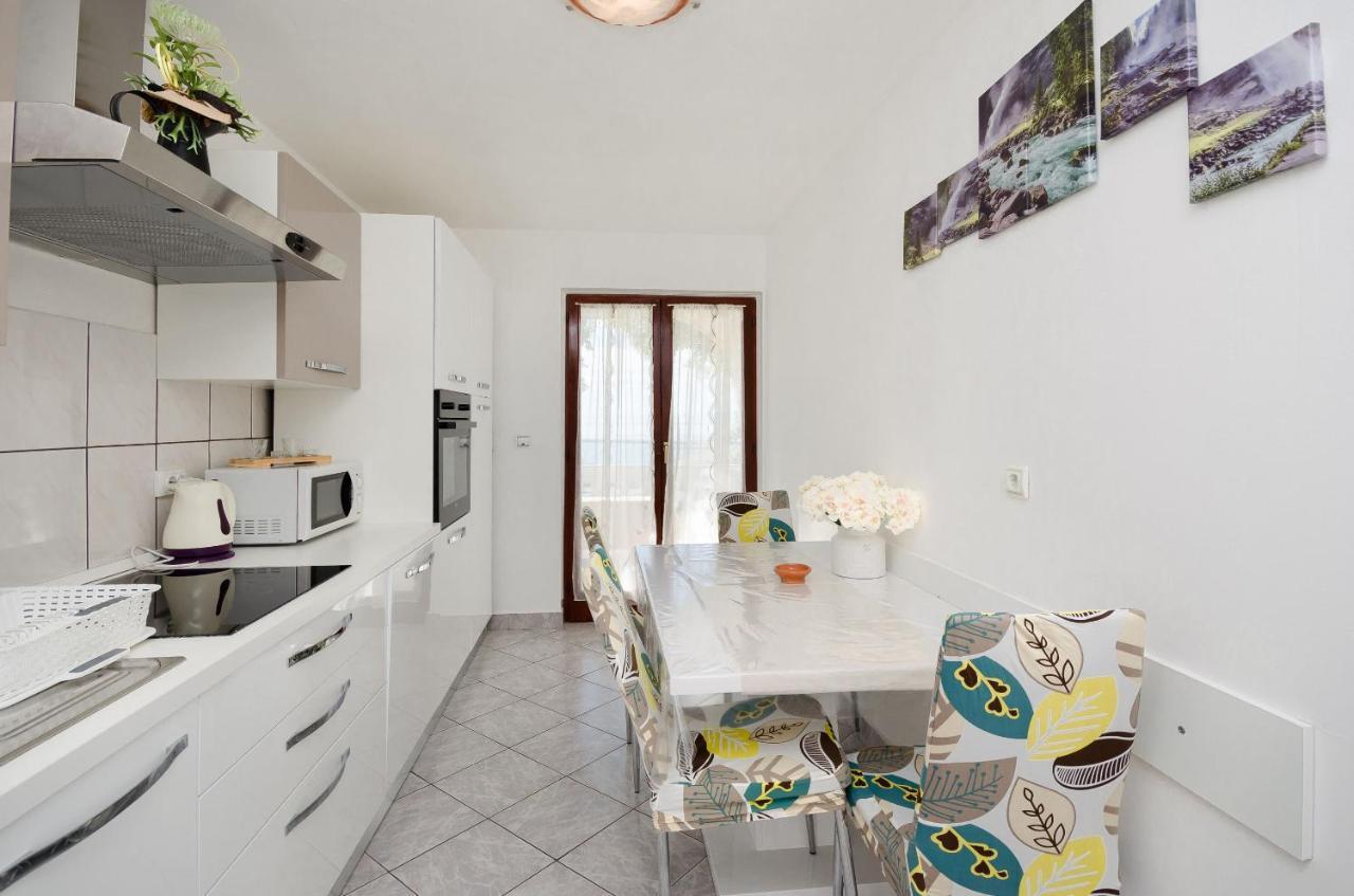 Apartments Albina لوبار المظهر الخارجي الصورة